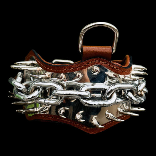 8 cm wide asymmetric spiked collar for strong breeds.